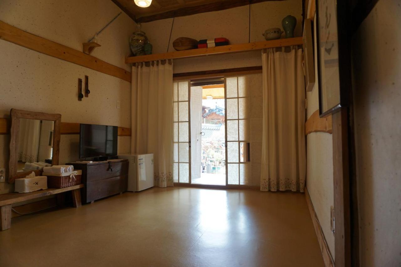 Hanok Madang Jeonju Exterior photo
